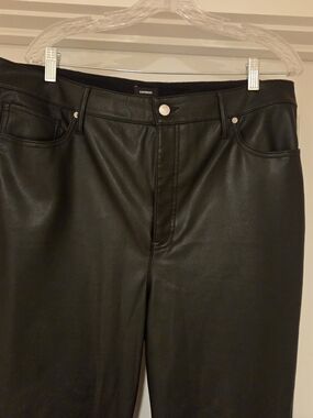 Express Faux Leather 90s Style Pants in Black, Size 16